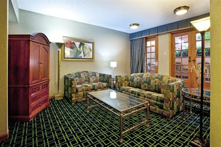 фото отеля Holiday Inn Lafayette US 167