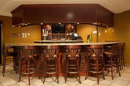 фото отеля Holiday Inn Lafayette US 167