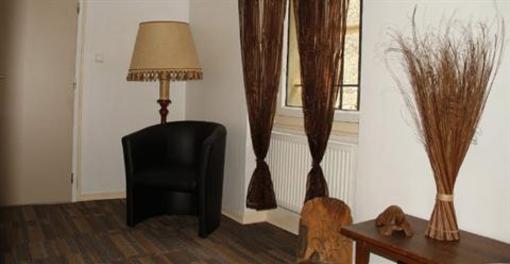 фото отеля Hostellerie des Monts Jura