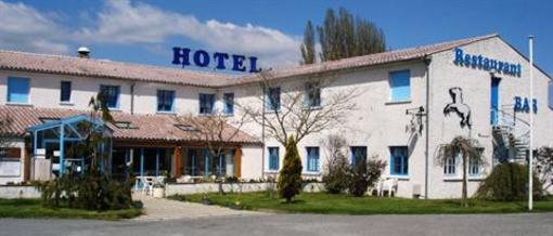 фото отеля Hotel du Cheval Blanc Machecoul