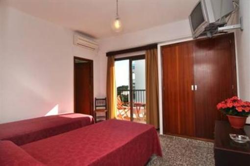 фото отеля Hostal Residencia Santa Eulalia