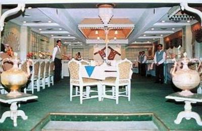 фото отеля Hotel Yuvraj Palace
