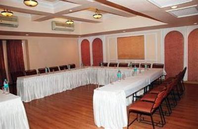 фото отеля Hotel Yuvraj Palace