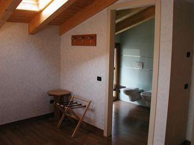 фото отеля Azzano Holidays B&B Mezzegra