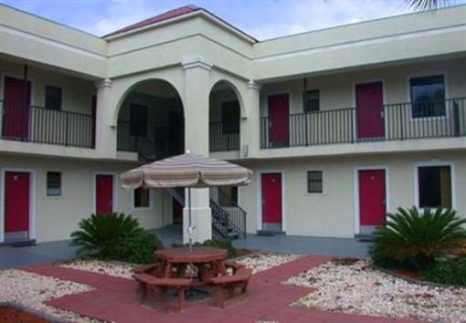 фото отеля Dunes Inn & Suites