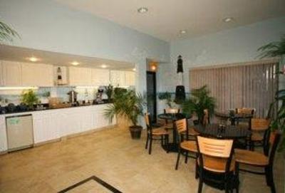 фото отеля Dunes Inn & Suites