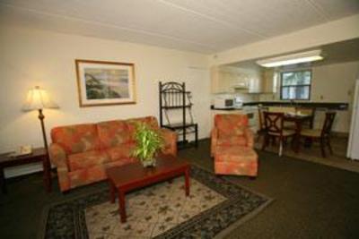 фото отеля Dunes Inn & Suites