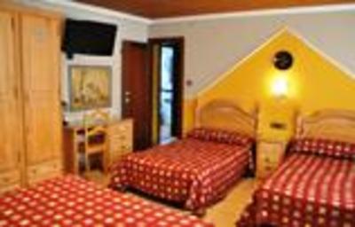 фото отеля Hostal Campana