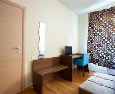 фото отеля Living In Aparthotel Oradea