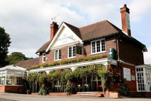 фото отеля The Wheatsheaf Inn Haslemere