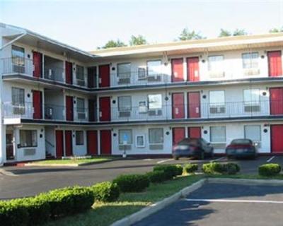 фото отеля Red Carpet Inn Williamstown