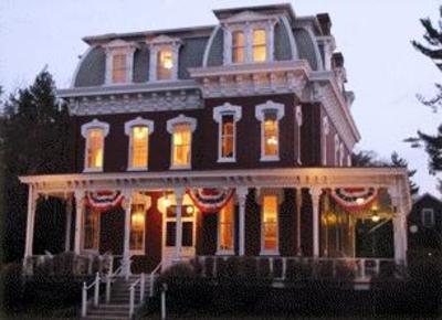 фото отеля Lovelace Manor Bed and Breakfast