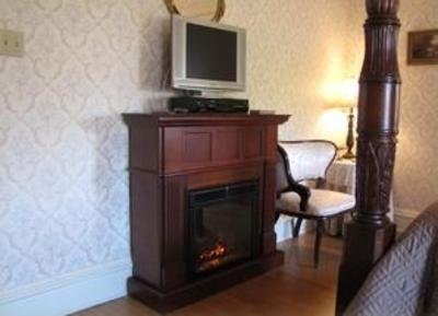 фото отеля Lovelace Manor Bed and Breakfast