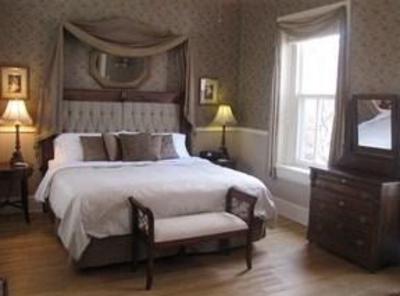 фото отеля Lovelace Manor Bed and Breakfast