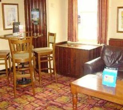 фото отеля Brave Old Oak Hotel Towcester