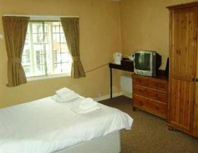 фото отеля Brave Old Oak Hotel Towcester