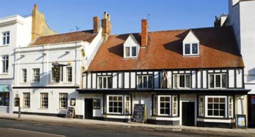 фото отеля Brave Old Oak Hotel Towcester