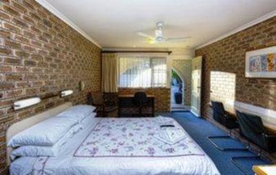 фото отеля Marcoola Motel