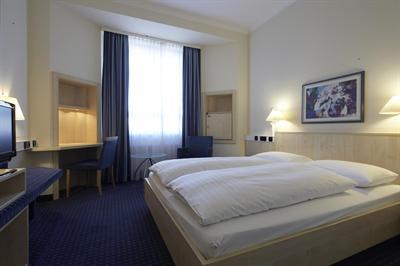 фото отеля InterCity Hotel Augsburg