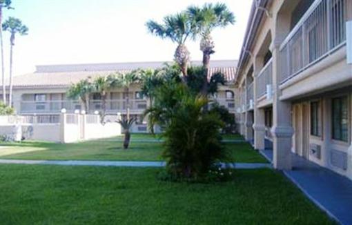 фото отеля Plaza Inn and Suites Harlingen