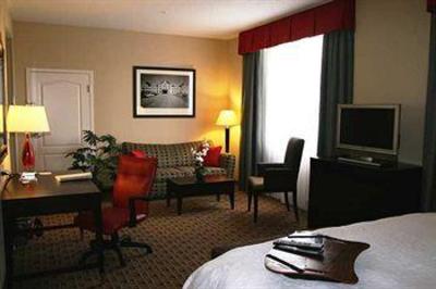 фото отеля Hampton Inn & Suites Montgomery-Downtown