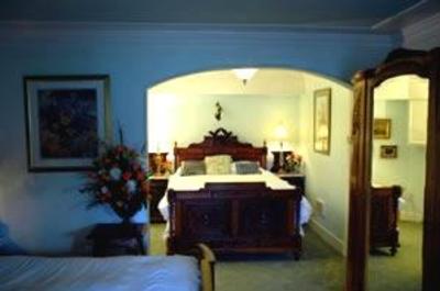фото отеля Swan River Inn