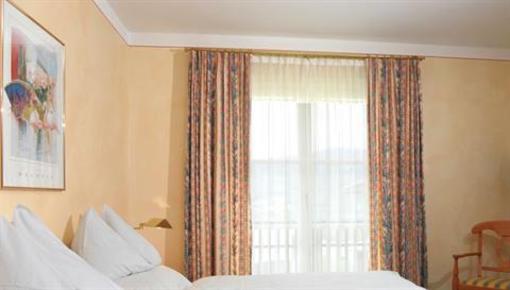 фото отеля Wunders Ferienpension Portschach am Worthersee