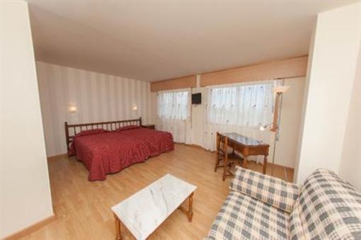 фото отеля Apartamentos Turisticos Monteblanco Cabana de Bergantinos