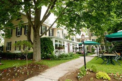фото отеля The Village Inn Bed and Breakfast