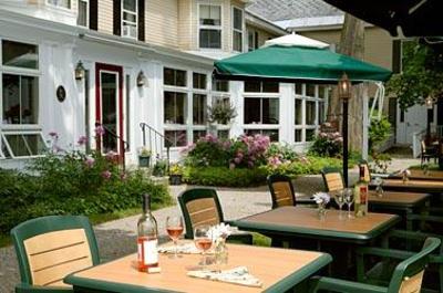 фото отеля The Village Inn Bed and Breakfast