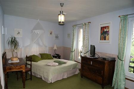 фото отеля Hotel De La Loire Saint-Satur