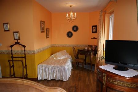 фото отеля Hotel De La Loire Saint-Satur
