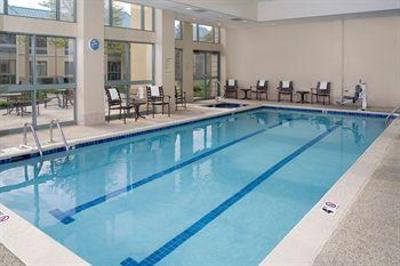 фото отеля DoubleTree by Hilton Hotel Detroit - Novi