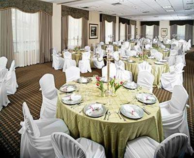 фото отеля DoubleTree by Hilton Hotel Detroit - Novi