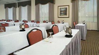 фото отеля DoubleTree by Hilton Hotel Detroit - Novi