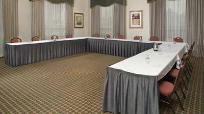 фото отеля DoubleTree by Hilton Hotel Detroit - Novi