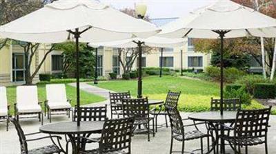 фото отеля DoubleTree by Hilton Hotel Detroit - Novi