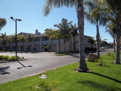 фото отеля O'Cairns Inn & Suites