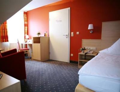 фото отеля Hotel Lindner Oberderdingen