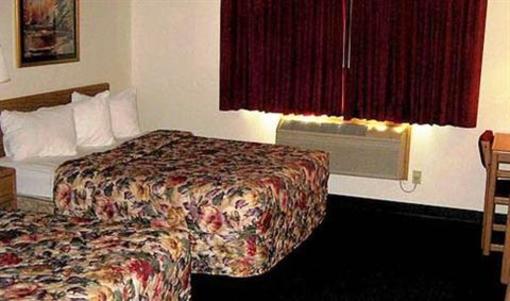 фото отеля AmericInn Motel & Suites Grand Forks