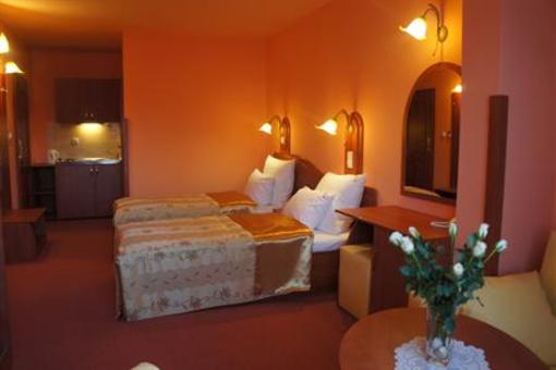 фото отеля Guest Rooms Hostel Wrona Krakow