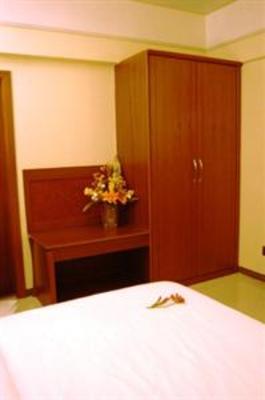фото отеля Hotel Solitaire Mumbai