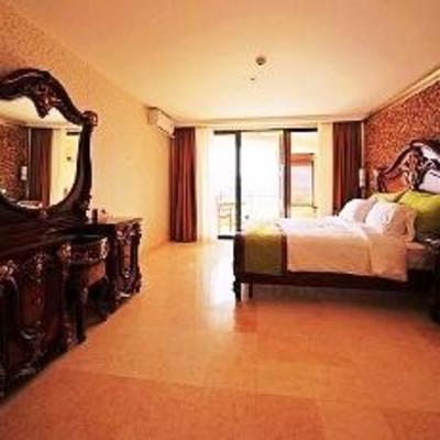 фото отеля Xinglong Old Banyan Tree Hot Spring Resort