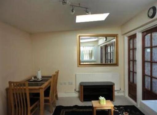 фото отеля Toms Inn Nest