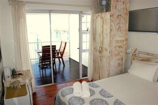 фото отеля 1 Point Village Guesthouse & Holiday Cottages Mossel Bay