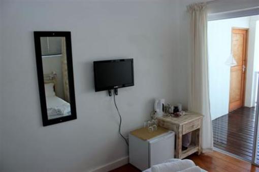 фото отеля 1 Point Village Guesthouse & Holiday Cottages Mossel Bay