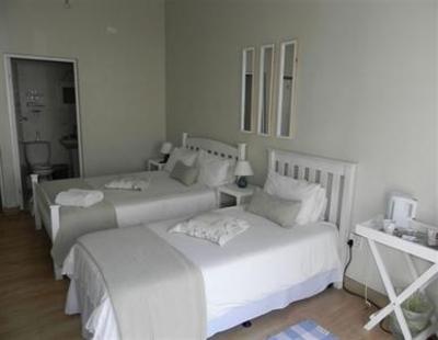 фото отеля 1 Point Village Guesthouse & Holiday Cottages Mossel Bay