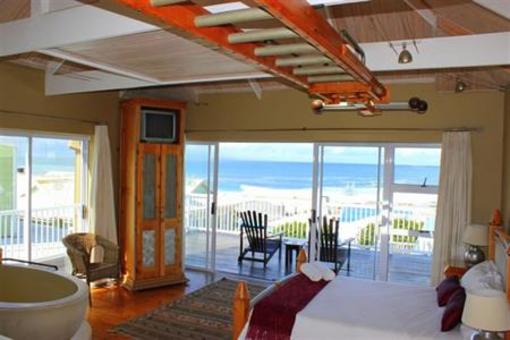 фото отеля 1 Point Village Guesthouse & Holiday Cottages Mossel Bay