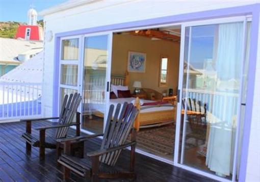 фото отеля 1 Point Village Guesthouse & Holiday Cottages Mossel Bay