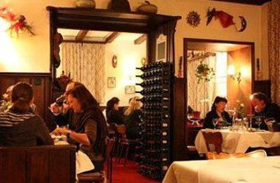 фото отеля Hotel Hirschen Wengen
